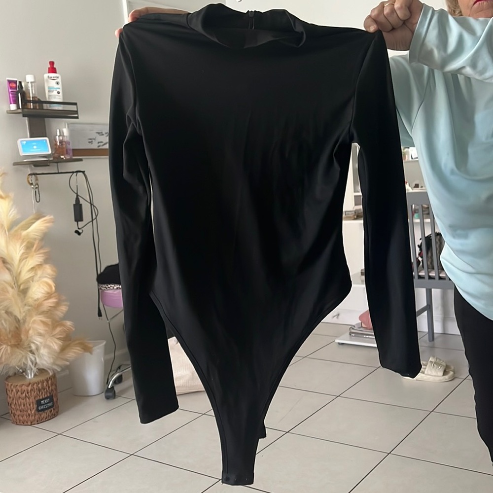 BLack long sleeve body suit with zipper